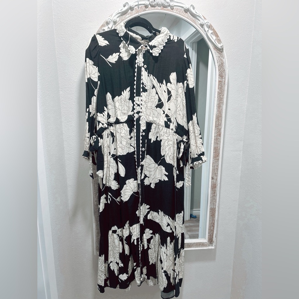 Black & White Floral Button-Front Midi Dress
